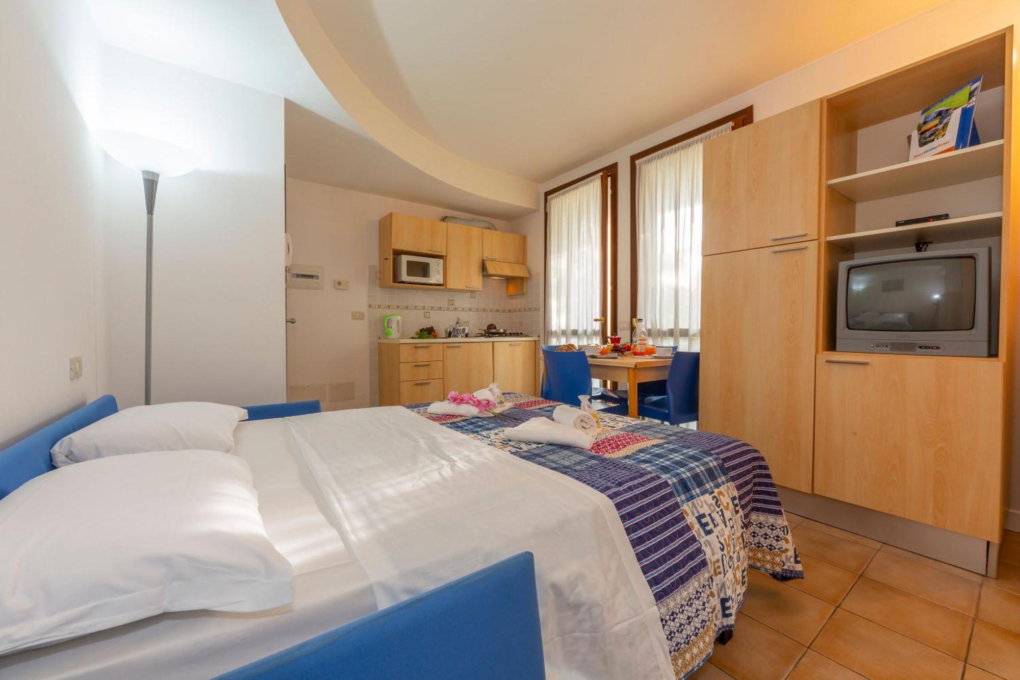 Budget Village - Porto Letizia Apartahotel