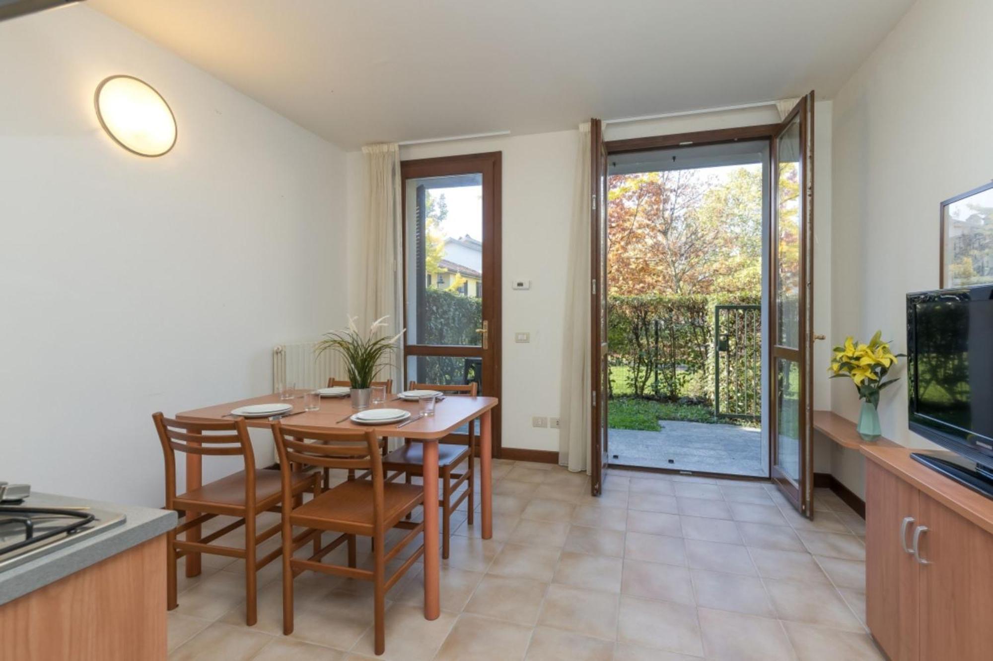 Budget Village - Porto Letizia