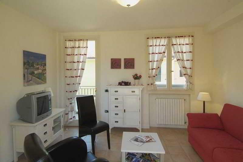 Budget Village - Porto Letizia Apartahotel Porlezza